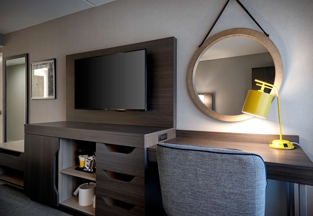 Hampton Inn by Hilton Boston Cambridge - photo 13