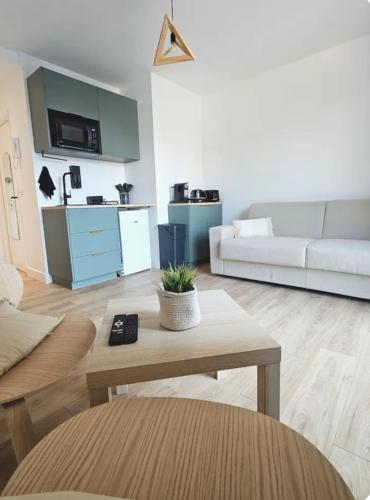 Studio Saint Laurent Du Var Bord de Mer — hotel in Saint-Laurent-Du-Var