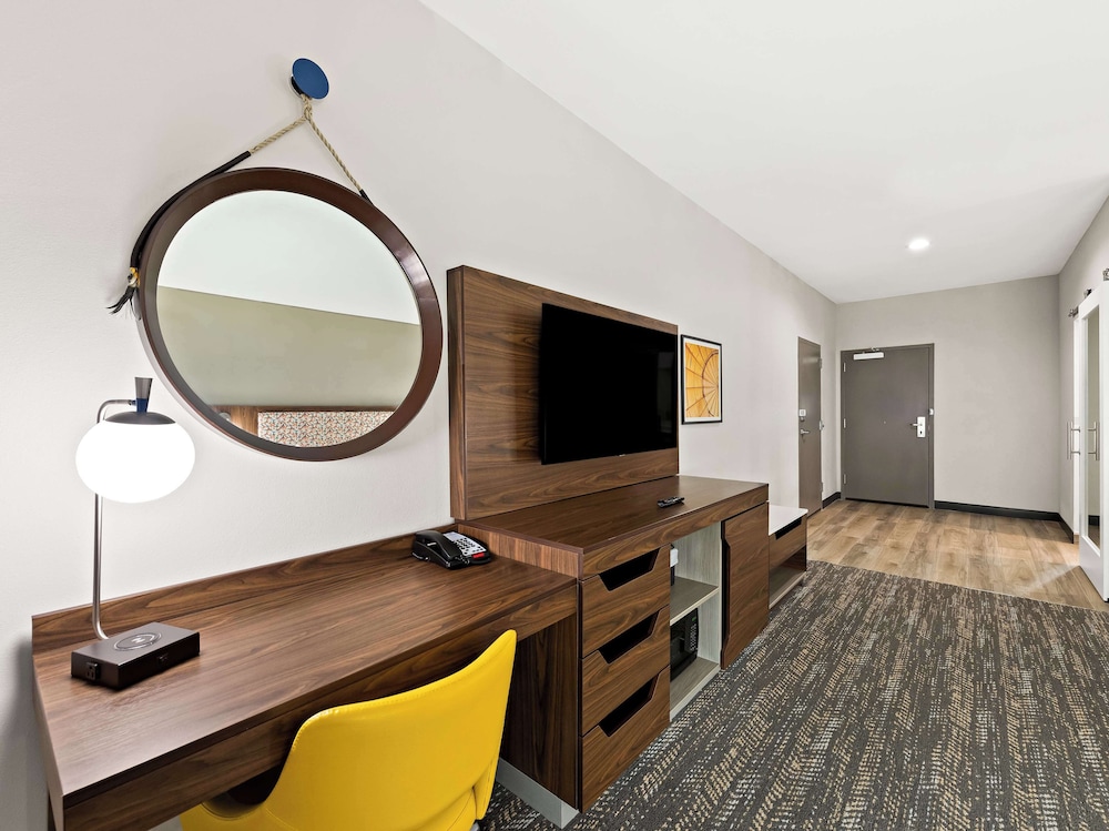 Hampton Inn Longview - photo 14