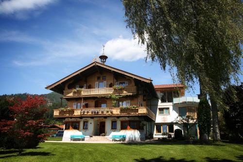 Landhaus Alpengruss — 4-Star Luxury Hotel in Kitzbuehel, Austria
