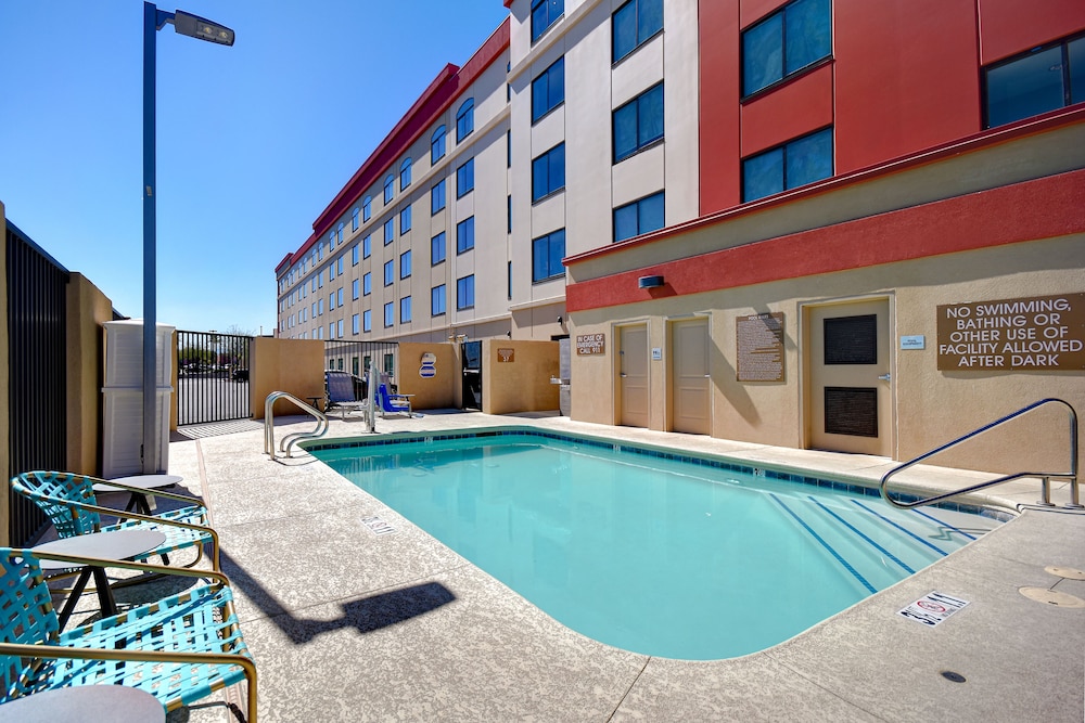 TownePlace Suites by Marriott Las Vegas Airport South - photo 32