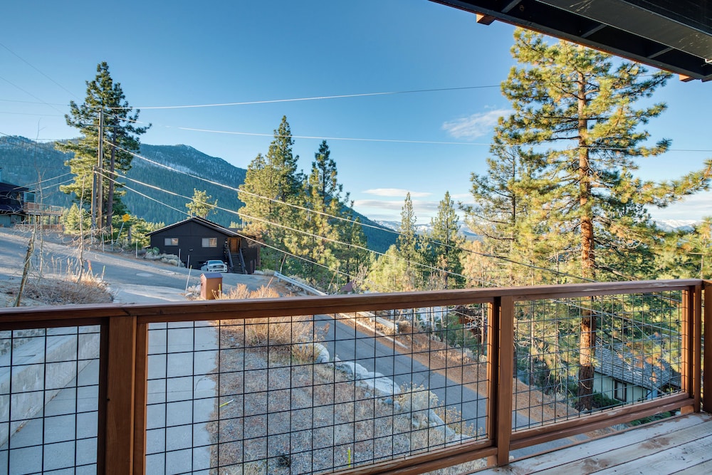 Stateline Mountain Cabin: 3 Mi to Heavenly Resort - photo 16