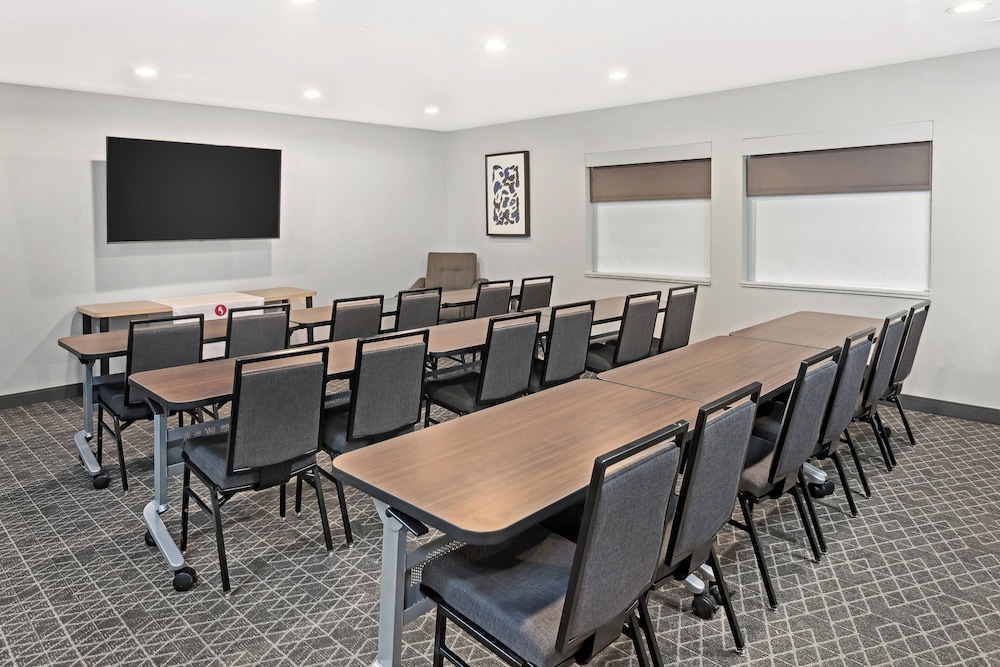 Candlewood Suites Appleton by IHG - photo 25