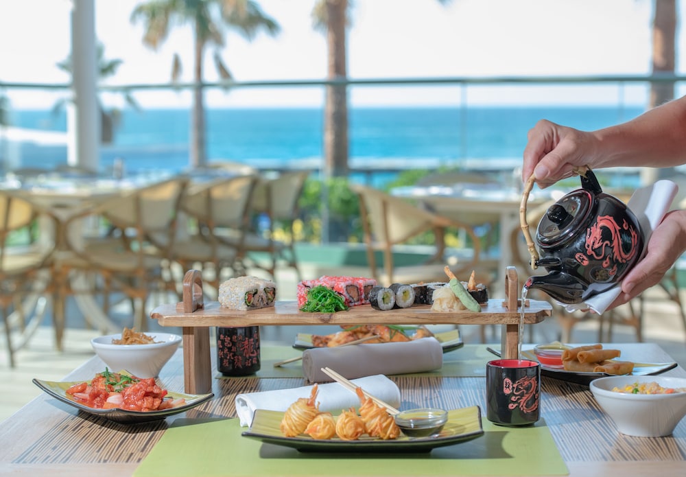 מזון ומשקאות