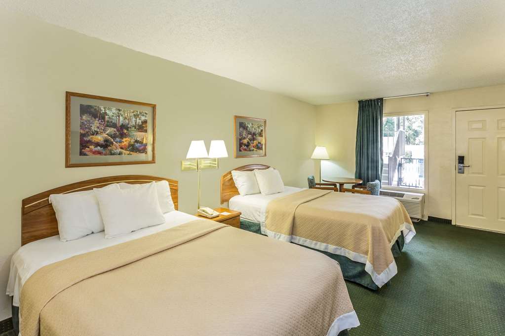 Days Inn by Wyndham Lake Park Valdosta - photo 14