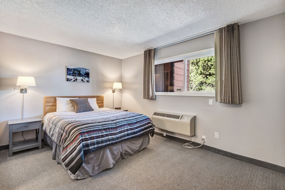 Bend Riverside Inn & Suites - photo 35