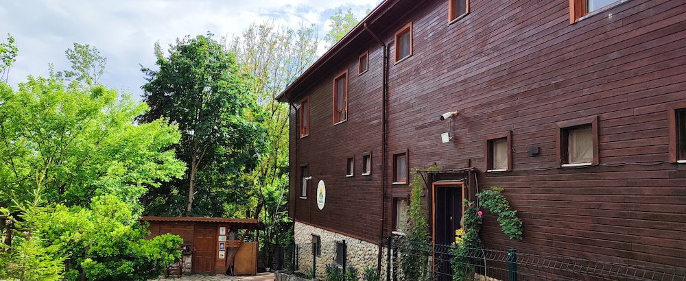 Kure Dag Evi - carbon neutral hotel in Ulus
