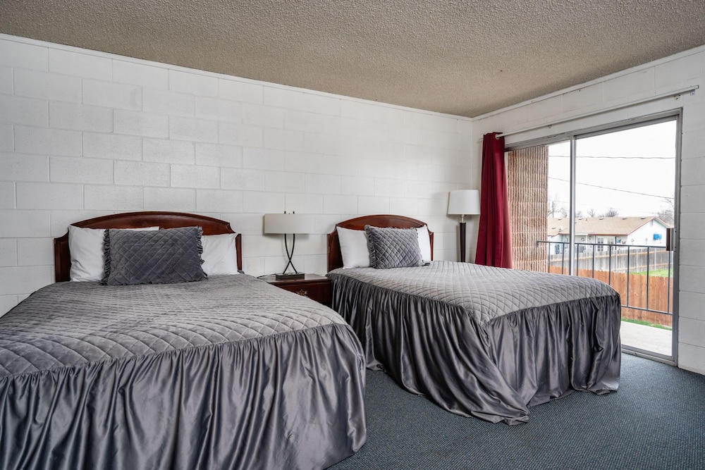 M&M Motel - photo 9