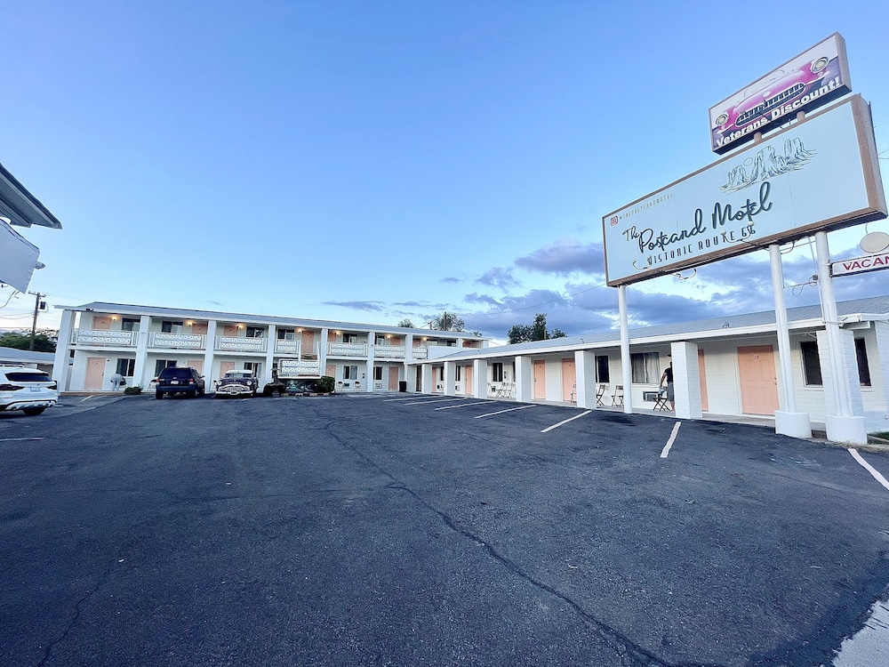 The Postcard Motel - photo 60