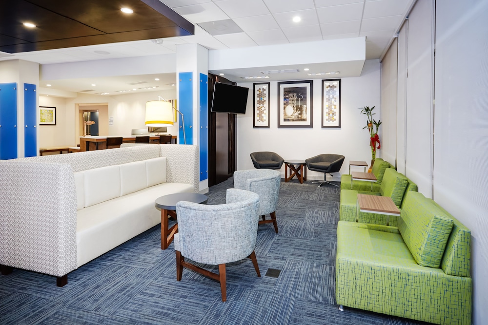 Holiday Inn Express & Suites Chicago North Shore Niles by IHG - photo 42