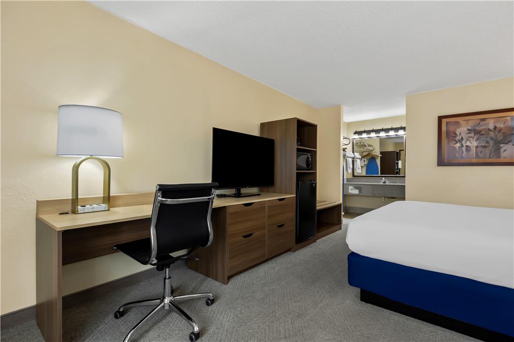 Best Western Center Pointe Inn - photo 11