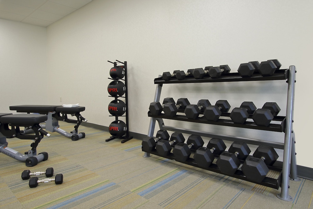 Holiday Inn Express & Suites Columbus North by IHG - photo 18