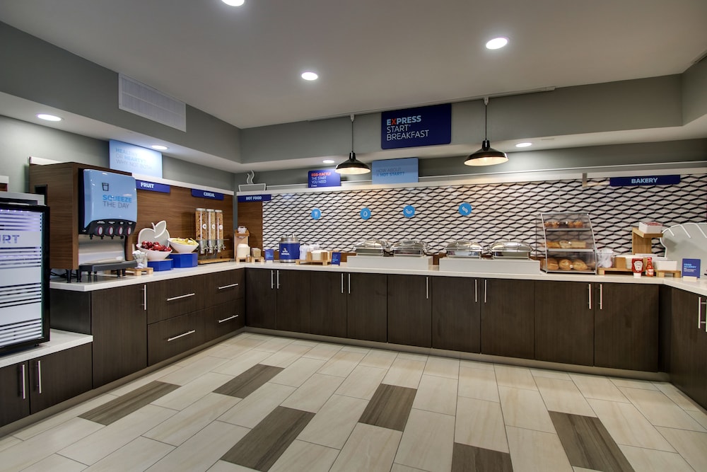 Holiday Inn Express Atlantic City W Pleasantville by IHG - photo 32