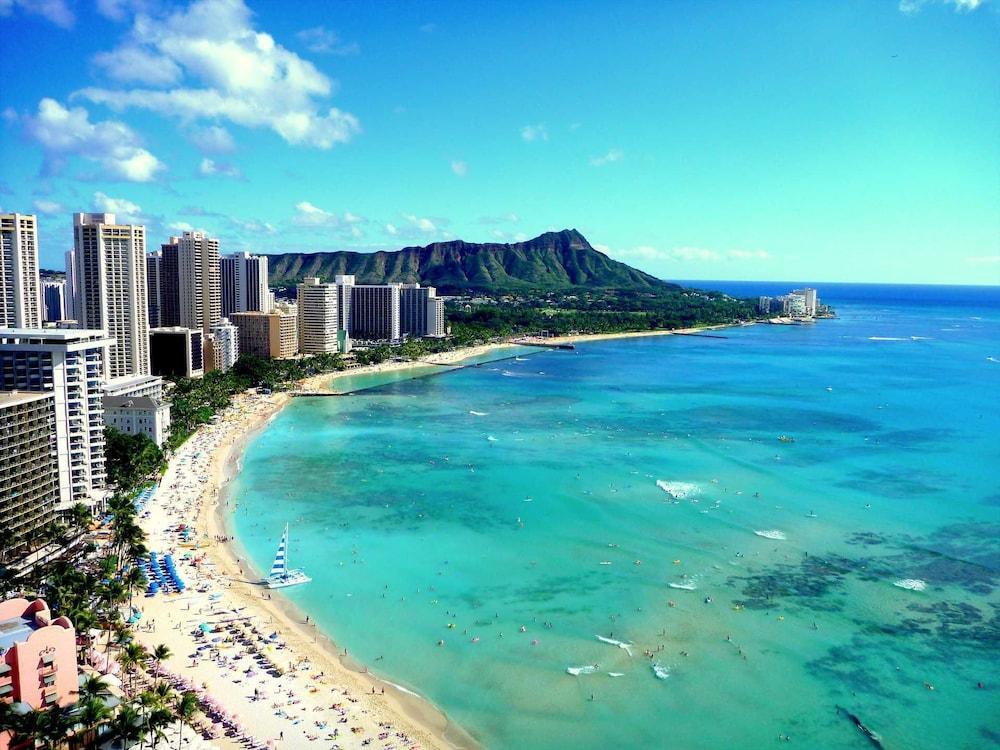 Diamond Head Beach Hotel 805 in Honolulu, United States