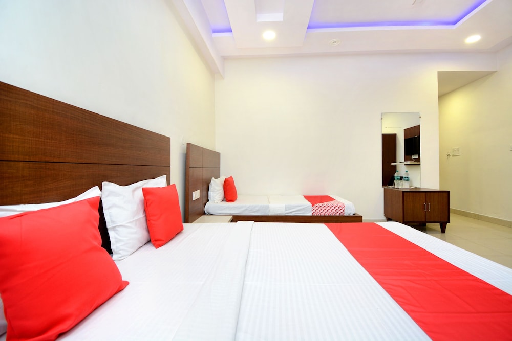 OYO 40504 Hotel Avtar Residency