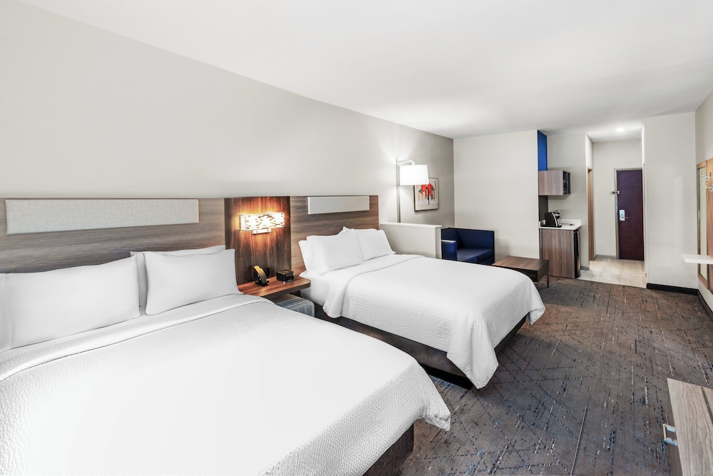 Holiday Inn Express and Suites Henderson by IHG - photo 26