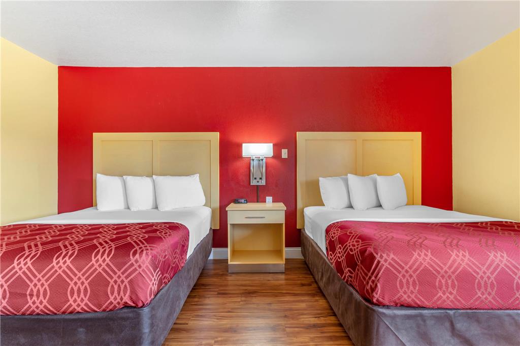 Econo Lodge Clovis - photo 14