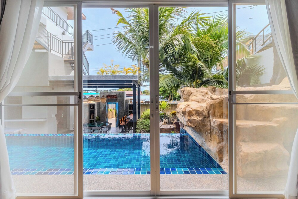 Modern 10BR ZipLine 3 Pools V256 in Rawai, Thailand