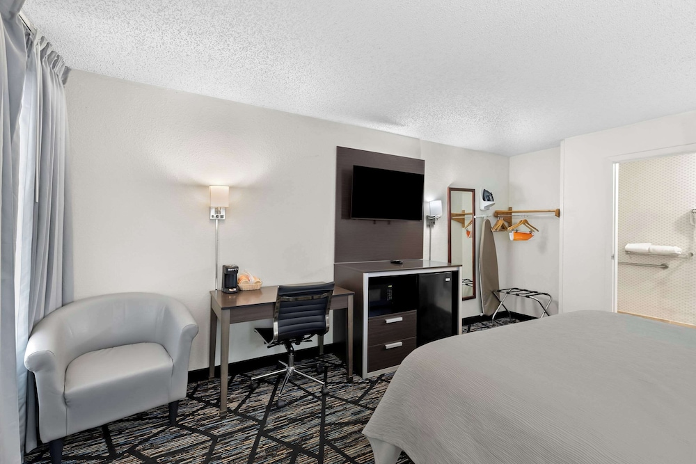 Quality Inn Atlanta Northlake - photo 12