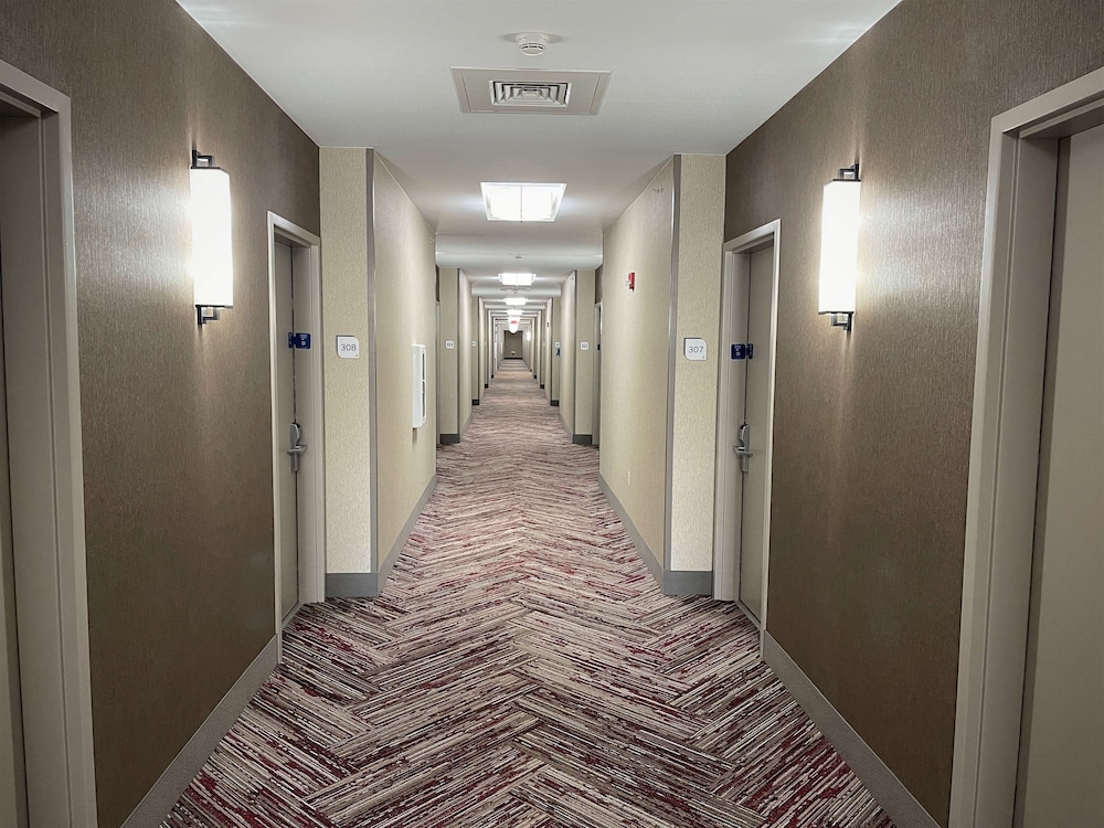 Hilton Garden Inn Oconomowoc - photo 43