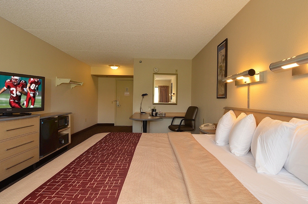Red Roof Inn San Antonio Airport - photo 9
