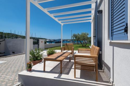 Luxury Seaview Apartment Sole — 4-Star Luxury Hotel in Slano, Croatia