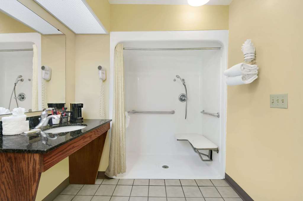Baymont by Wyndham Thomasville - photo 18