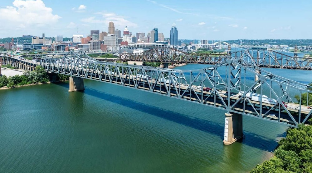Holiday Inn Express & Suites Cincinnati Riverfront by IHG - photo 58