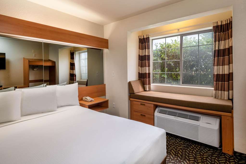 Microtel Inn & Suites by Wyndham Salt Lake City Airport - photo 16