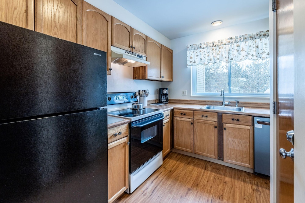 4BR Private Townhouse at Smugglers Notch Resort - photo 5