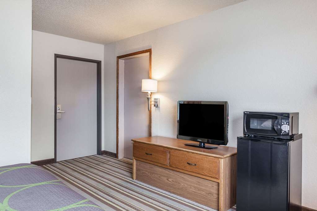 Super 8 by Wyndham Dunbar Charleston Area - photo 9