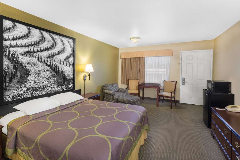 Super 8 by Wyndham Corning - photo 7
