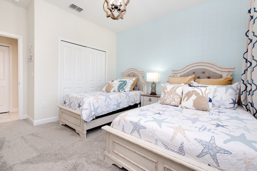 Champions Gate Resort 6 Bdrm Home - photo 10