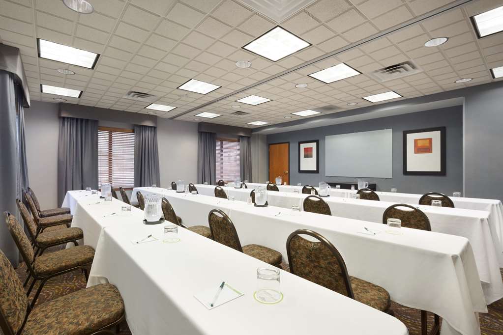 Wingate by Wyndham Sylvania Toledo - photo 38