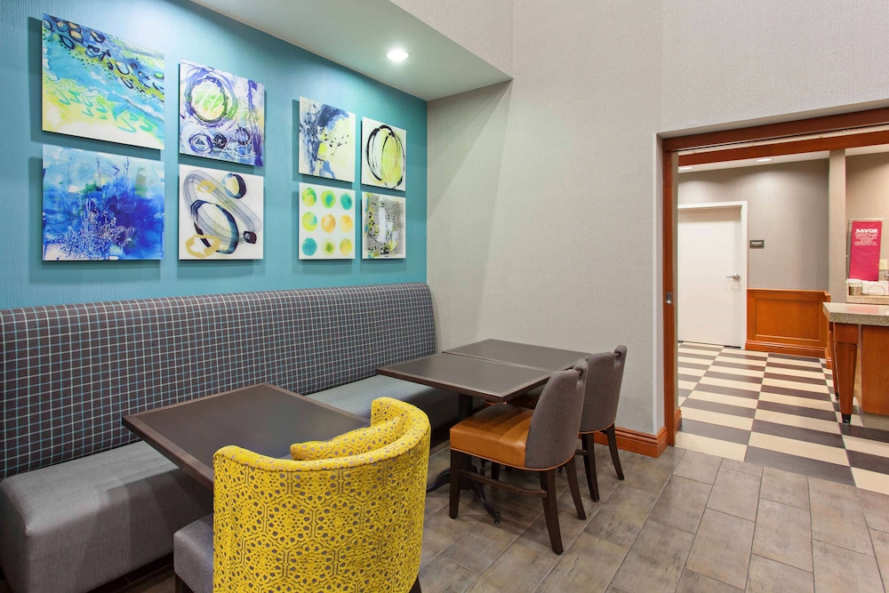 Hampton Inn & Suites Clovis Airport North - photo 19