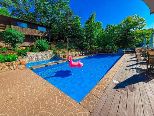 Treetop Village 2Bed3BathPoolsDockPickleball — hotel in Four Seasons