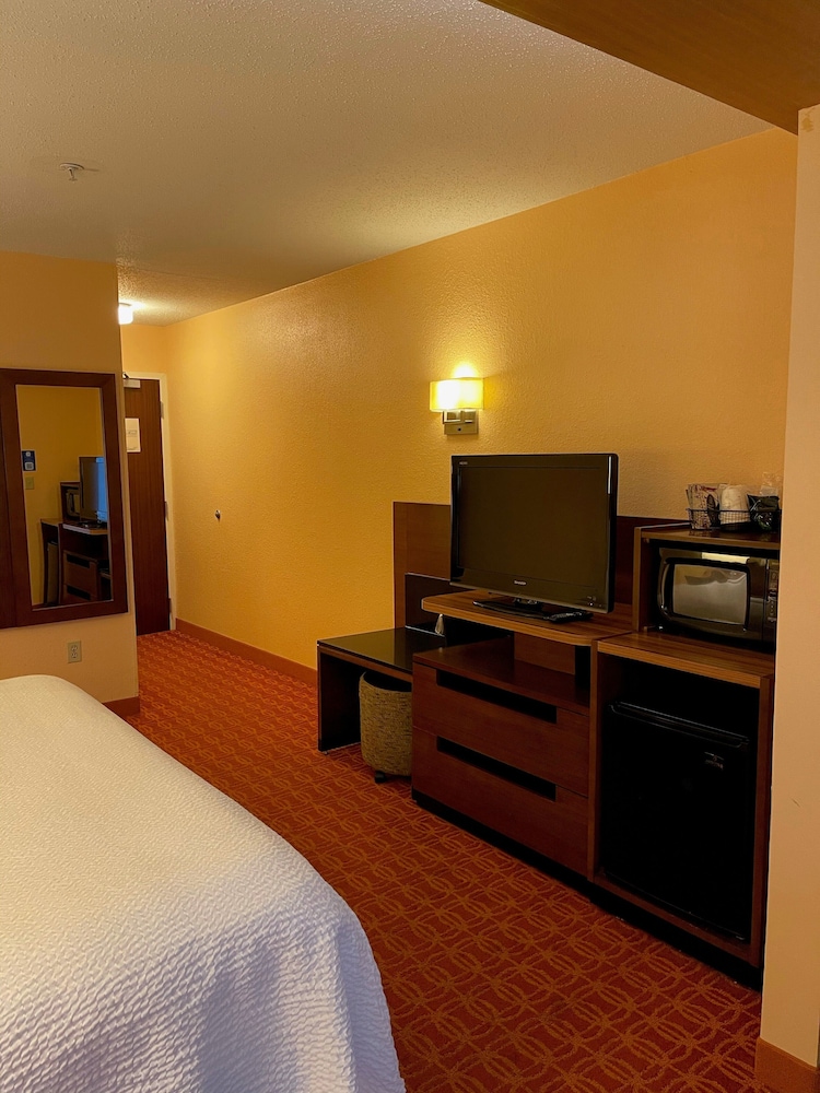 Baymont by Wyndham Chambersburg - photo 9