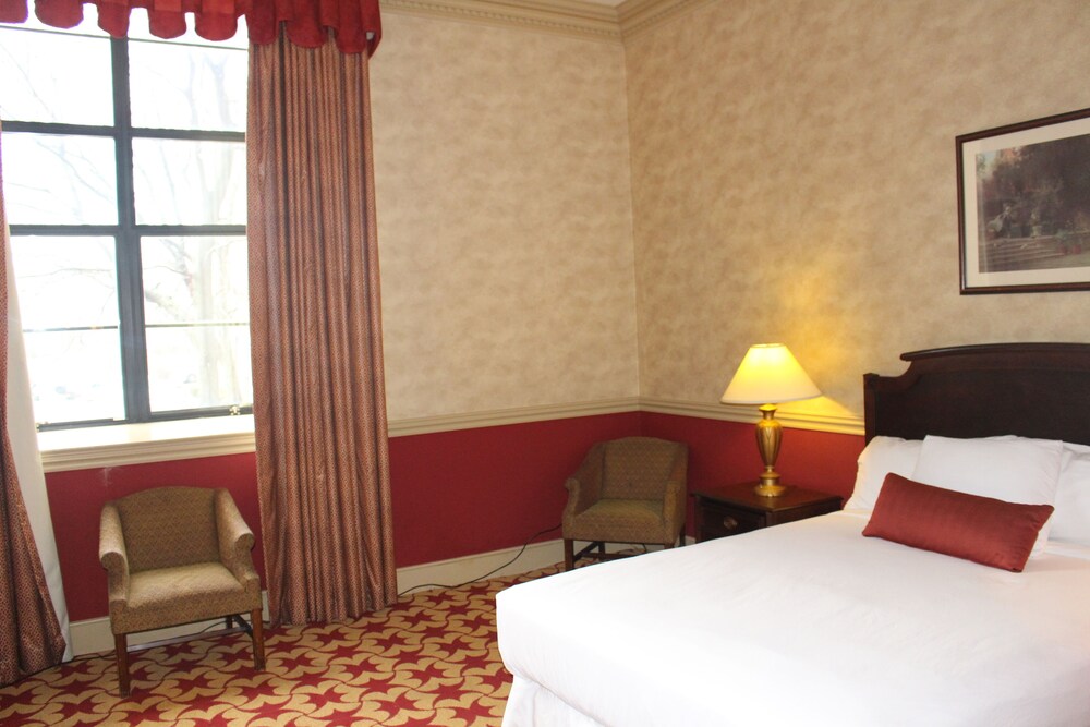Roberts Riverwalk Urban Resort Hotel - photo 10