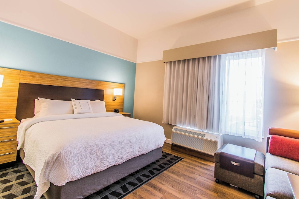 Towneplace Suites by Marriott Evansville Newburgh - photo 10