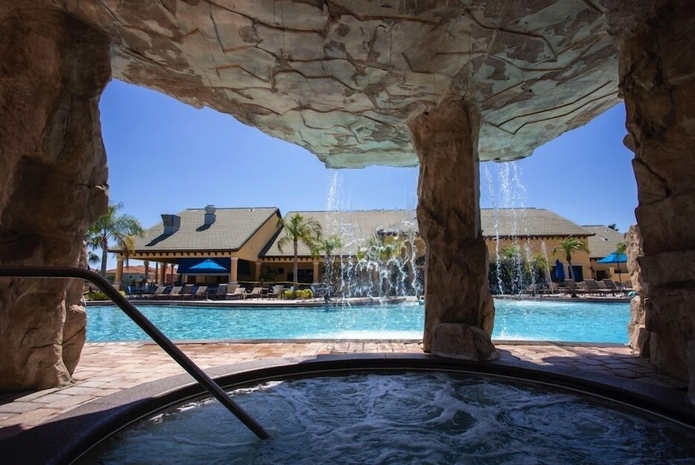 Spacious Family Getaway W Resort 3154pp 5 Bedroom Home by RedAwning - photo 35