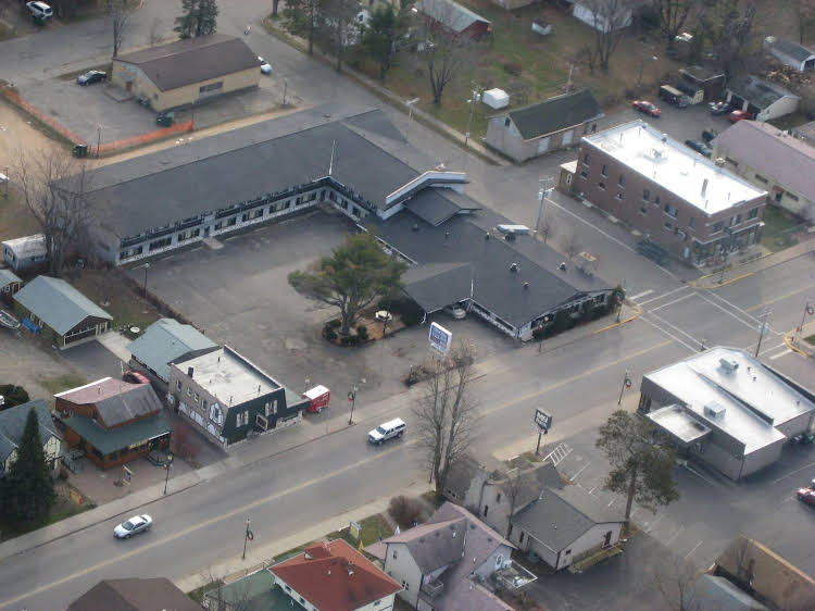 Oneida Village Inn - photo 4