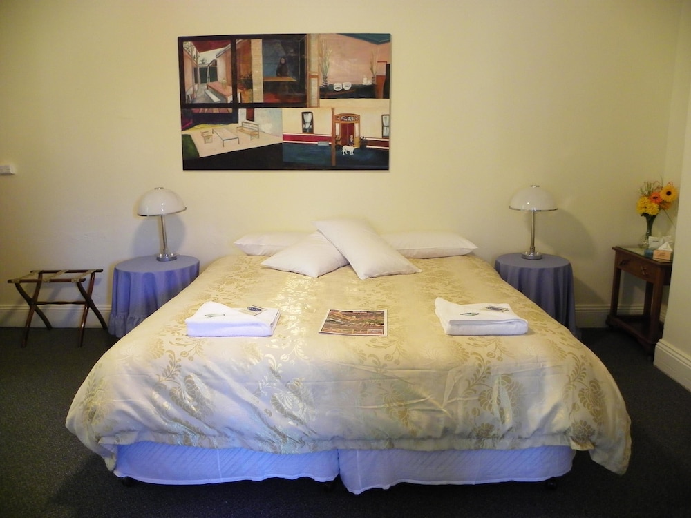 Canowindra Old Vic Inn — Canowindra — photo 4