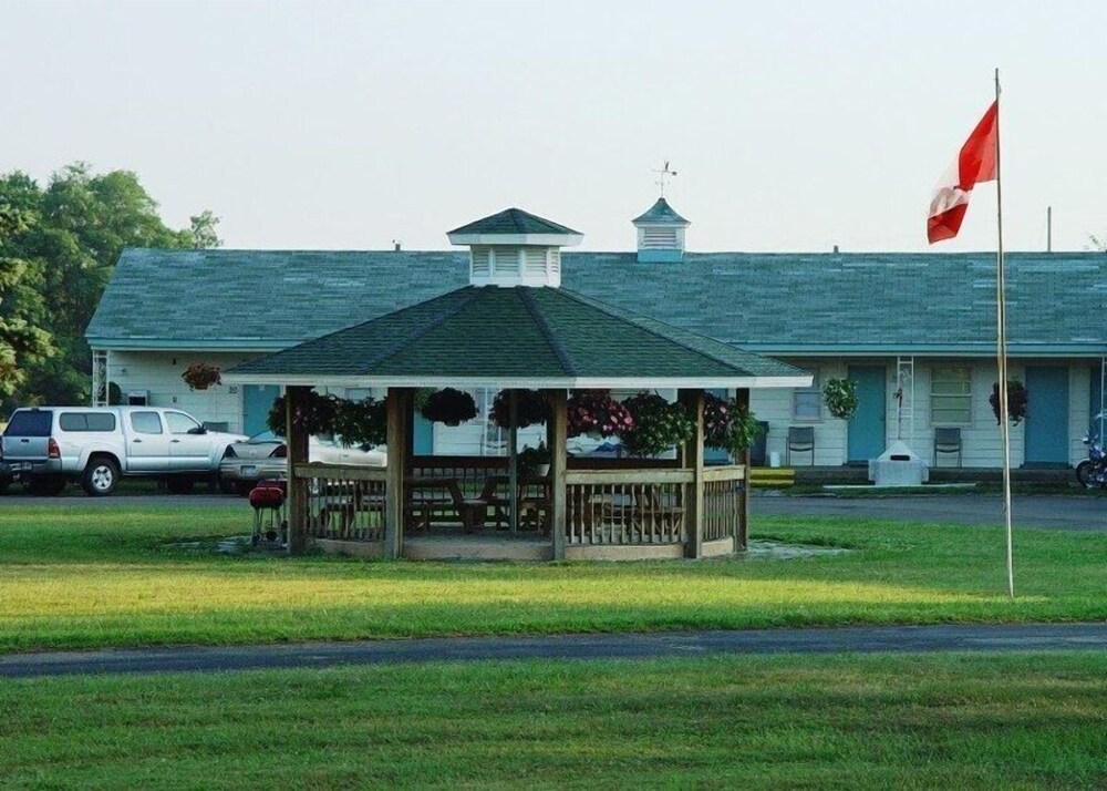 Theater Motel - photo 13