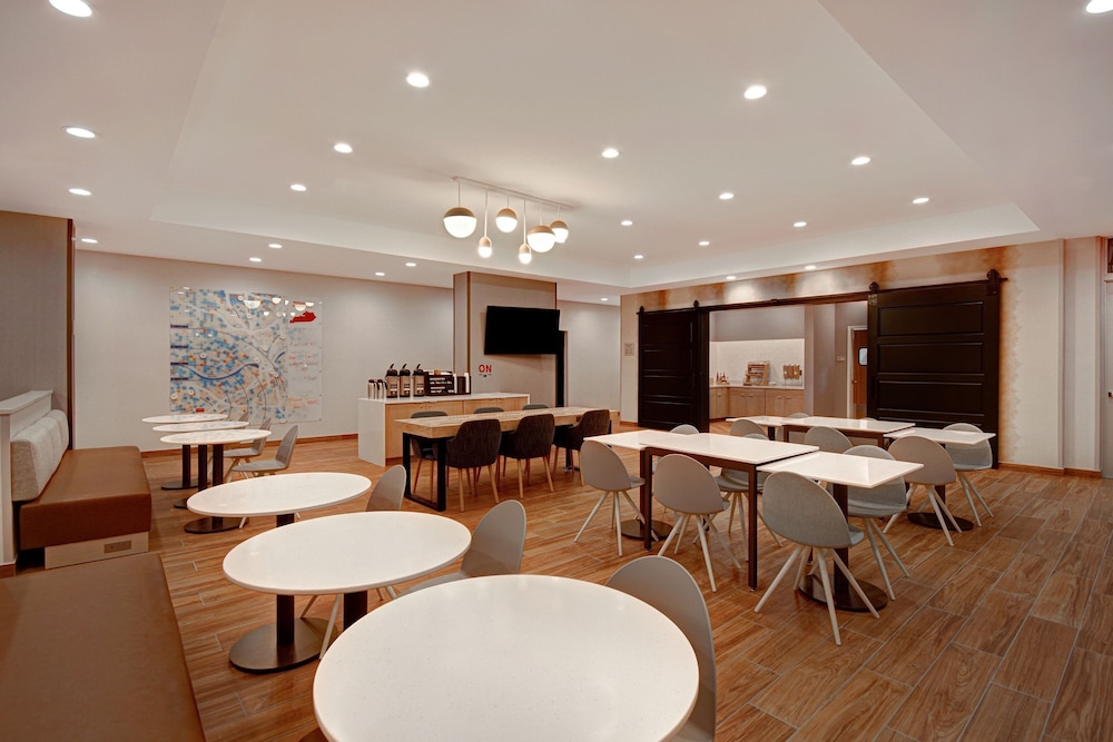 TownePlace Suites by Marriott Cincinnati Airport South - photo 28