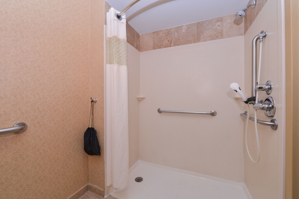 Hampton Inn Elkhart IN - photo 16