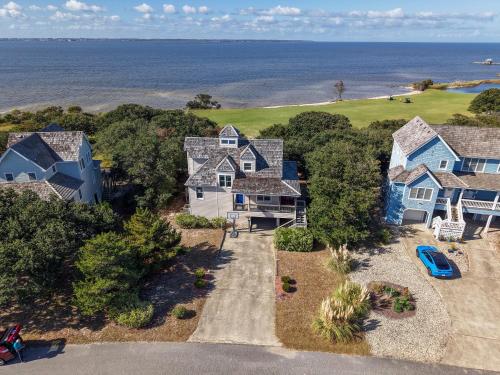 Waterfront luxury w beach resort pool golf tennis fishing & views — 4-Star Luxury Hotel in Nags Head, United States