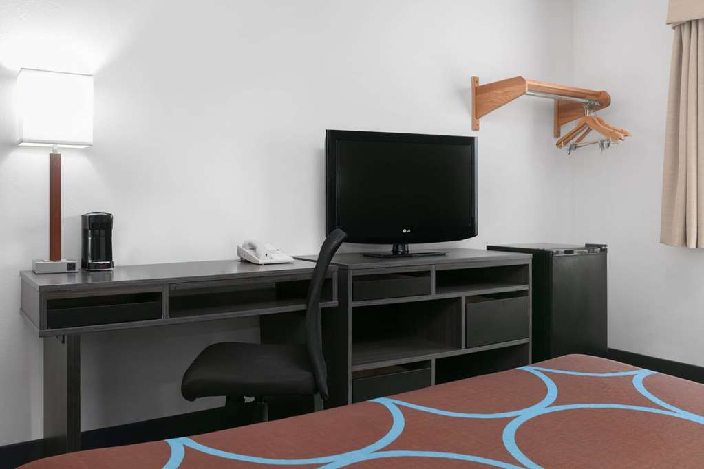 Super 8 by Wyndham Grapevine DFW Airport Northwest - photo 22