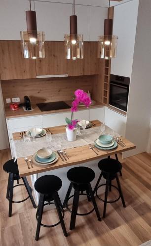 Apartman Orhideja — 4-Star Luxury Hotel in Fuzine, Croatia