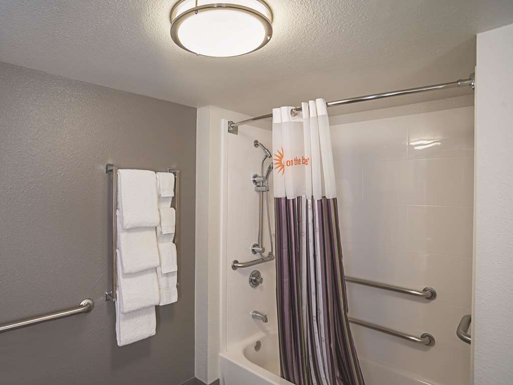 La Quinta Inn & Suites by Wyndham Flagstaff - photo 34