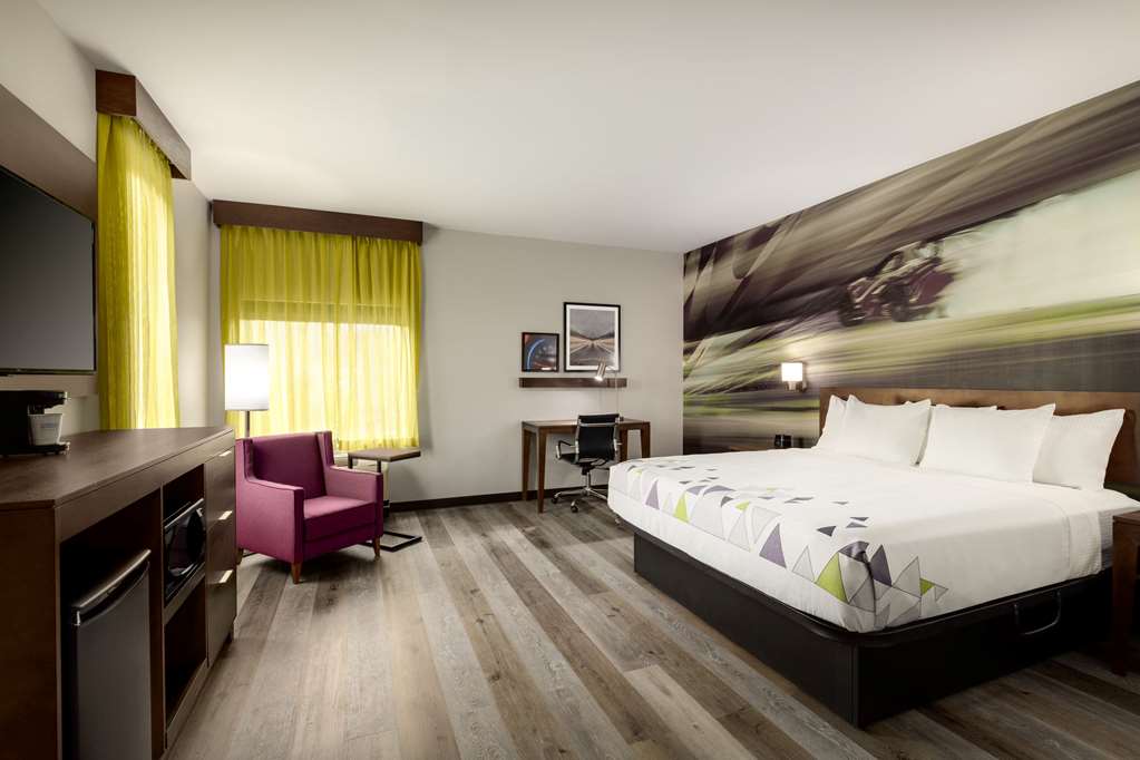 La Quinta Inn & Suites by Wyndham Braselton - photo 35